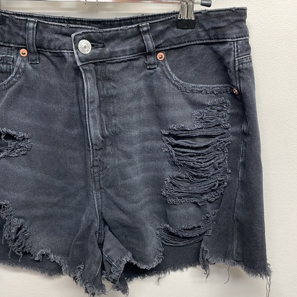 American Eagle Mom Short Black Wash Denim Jean Shorts High Rise Distressed 10 - Picture 3 of 16